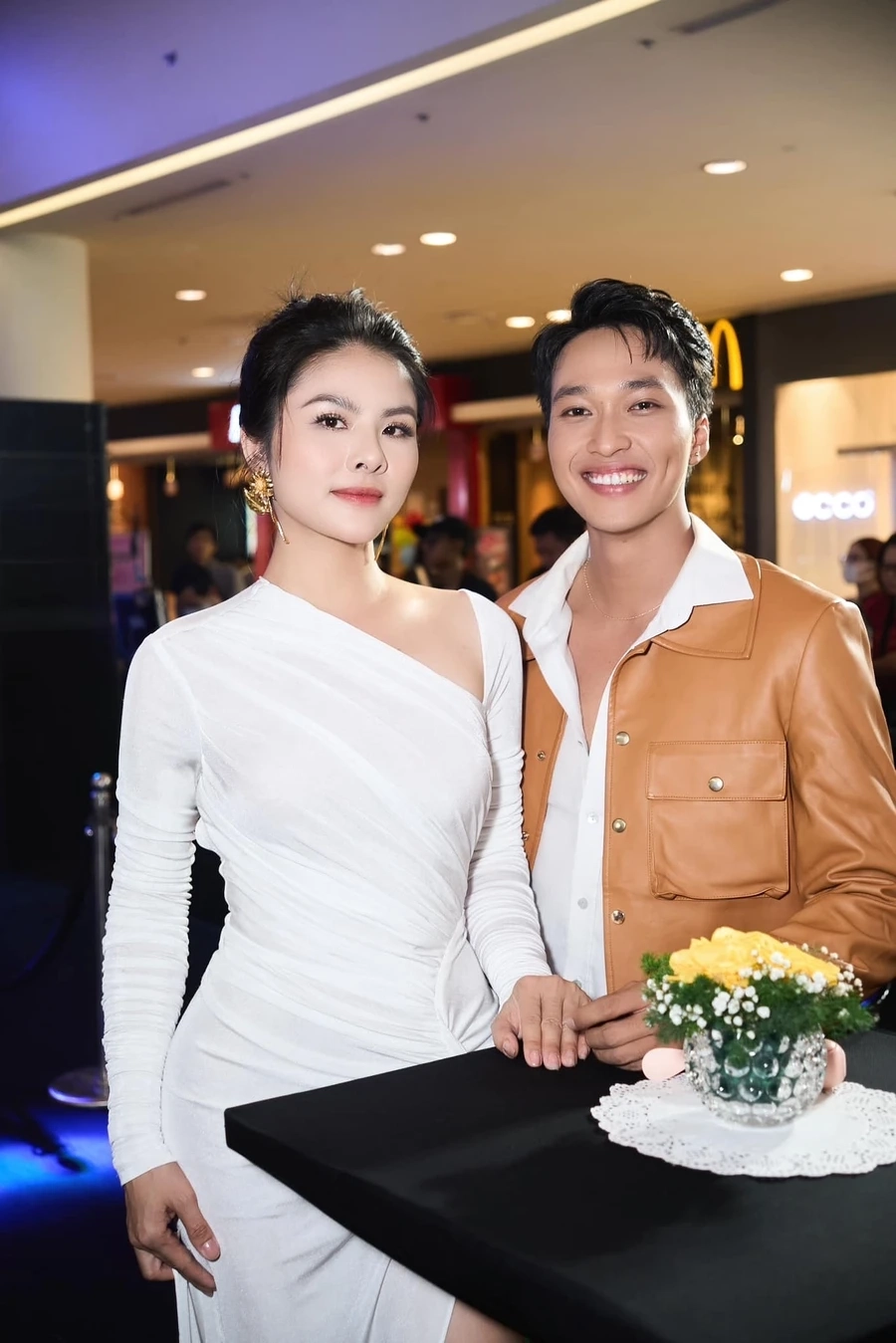 Ca sĩ Vân Trang mang đến những ca khúc ngọt ngào, đầy cảm xúc và được yêu mến.