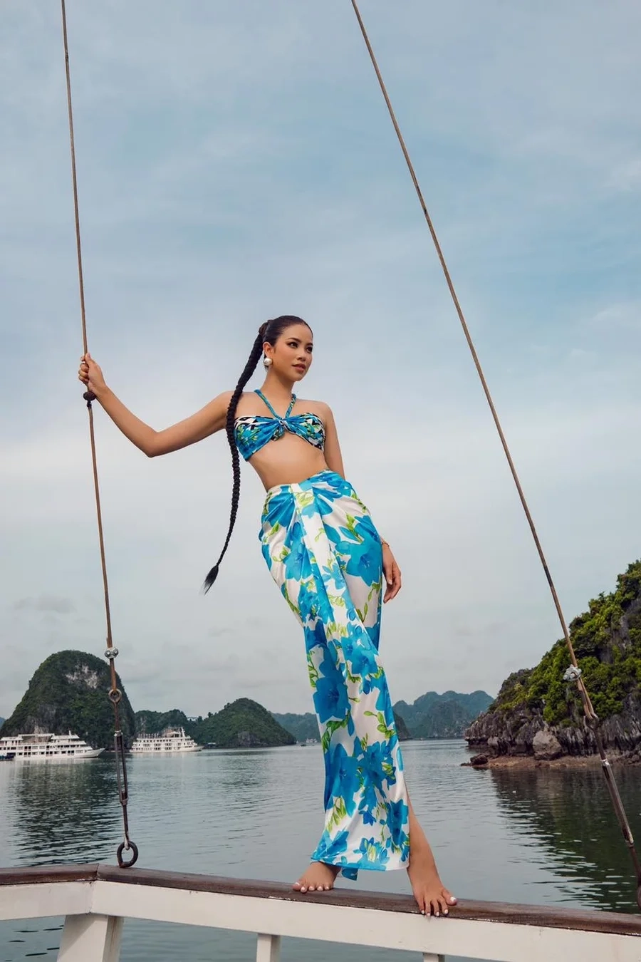 Vương miện của Phạm Hương là biểu tượng cho sự nỗ lực và vinh quang đạt được.