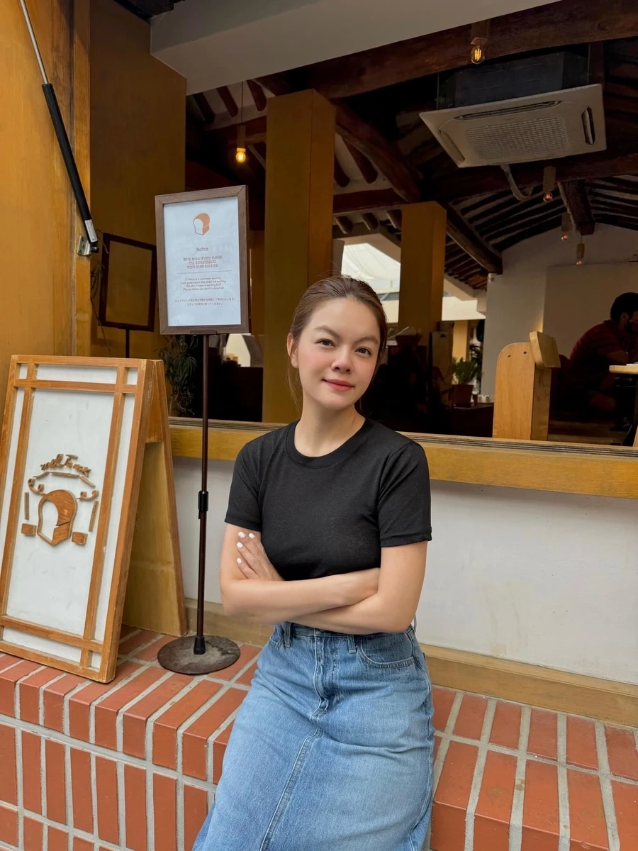 Nhạc trẻ Phạm Quỳnh Anh là những bài hát luôn gắn liền với tuổi trẻ và những kỷ niệm ngọt ngào.