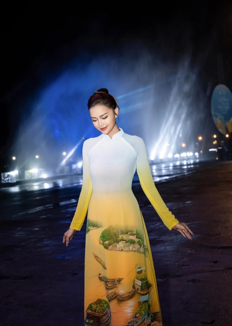 Bikini Ngọc Châu khoe nét đẹp hoàn hảo, thu hút mọi ánh nhìn.