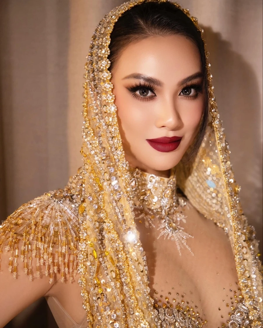 Hoa hậu Khánh Vân và Kim Duyên là cặp đôi gây chú ý trên sàn catwalk.