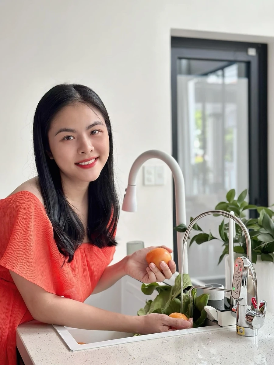 Chồng của Vân Trang luôn là người hỗ trợ, yêu thương và động viên cô trong sự nghiệp.