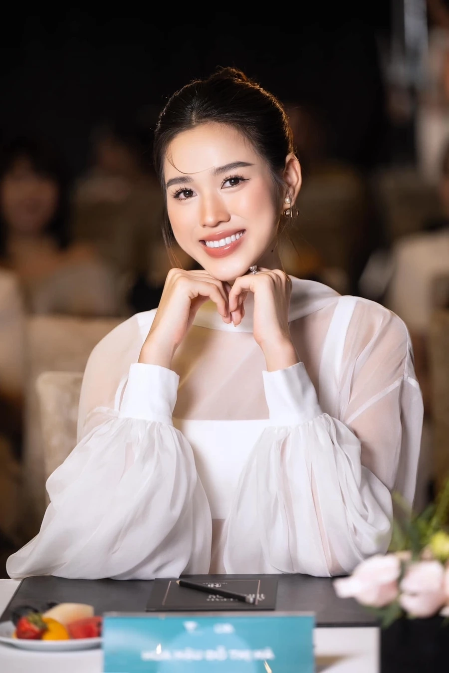 Đỗ Thị Hà thi Hoa hậu Thế giới gây chú ý với sự tự tin và phong thái ấn tượng.