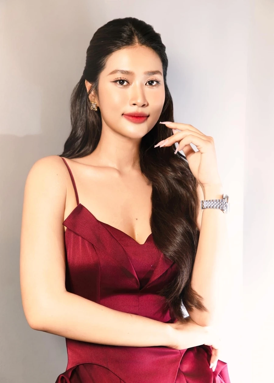 Hình ảnh Hoa hậu Thiên Ân là những khoảnh khắc đầy ấn tượng, tỏa sáng rực rỡ trên sân khấu.