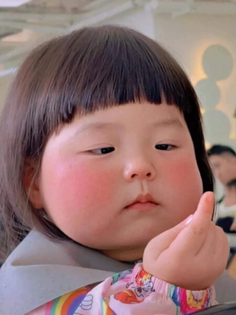 Gửi thông điệp ngọt ngào với tình yêu ảnh meme em bé có chữ
