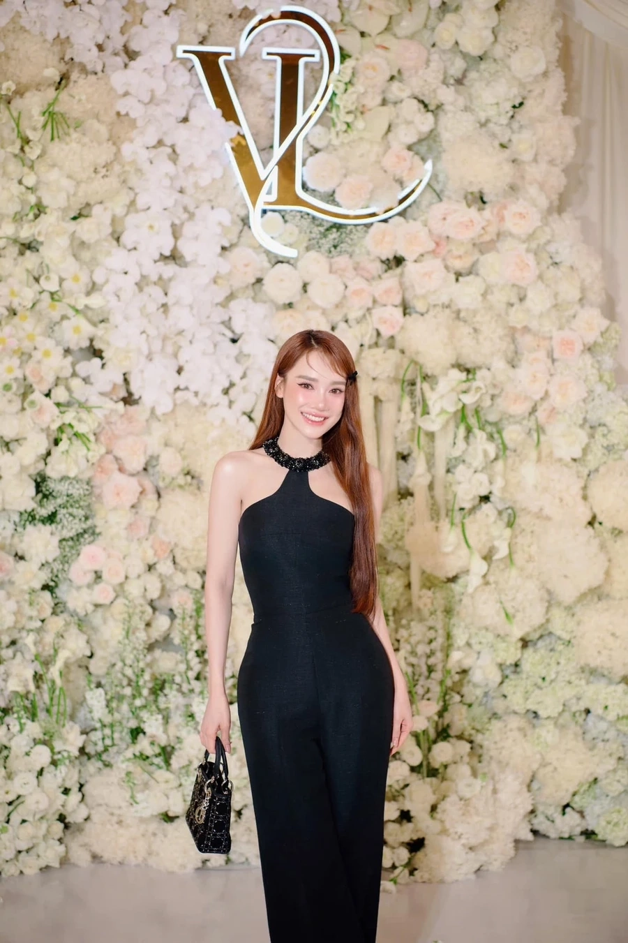 Ca sĩ Nhã Phương mang đến những bản nhạc ngọt ngào và đầy cảm xúc cho người nghe.