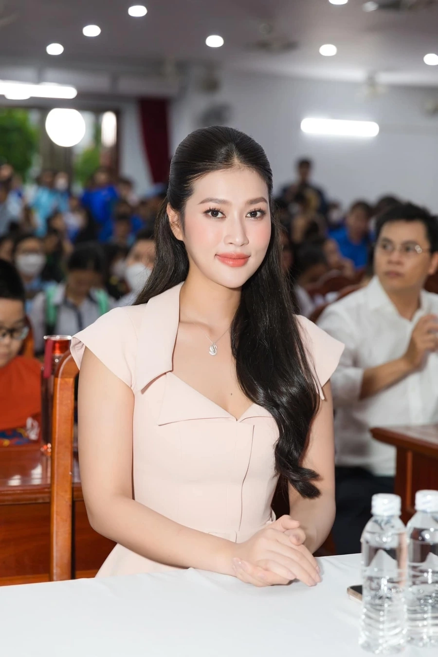 Vương miện Hoa hậu Hòa Bình Việt Nam 2022 là biểu tượng của sự tài năng và sắc đẹp.