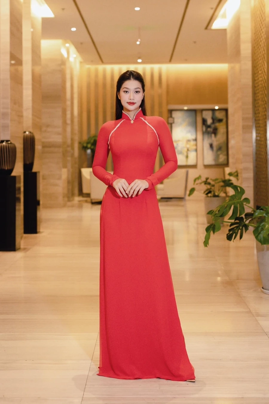 Hoa hậu Thiên Ân bikini không chỉ khoe nét đẹp ngoại hình mà còn thể hiện sức mạnh tinh thần.