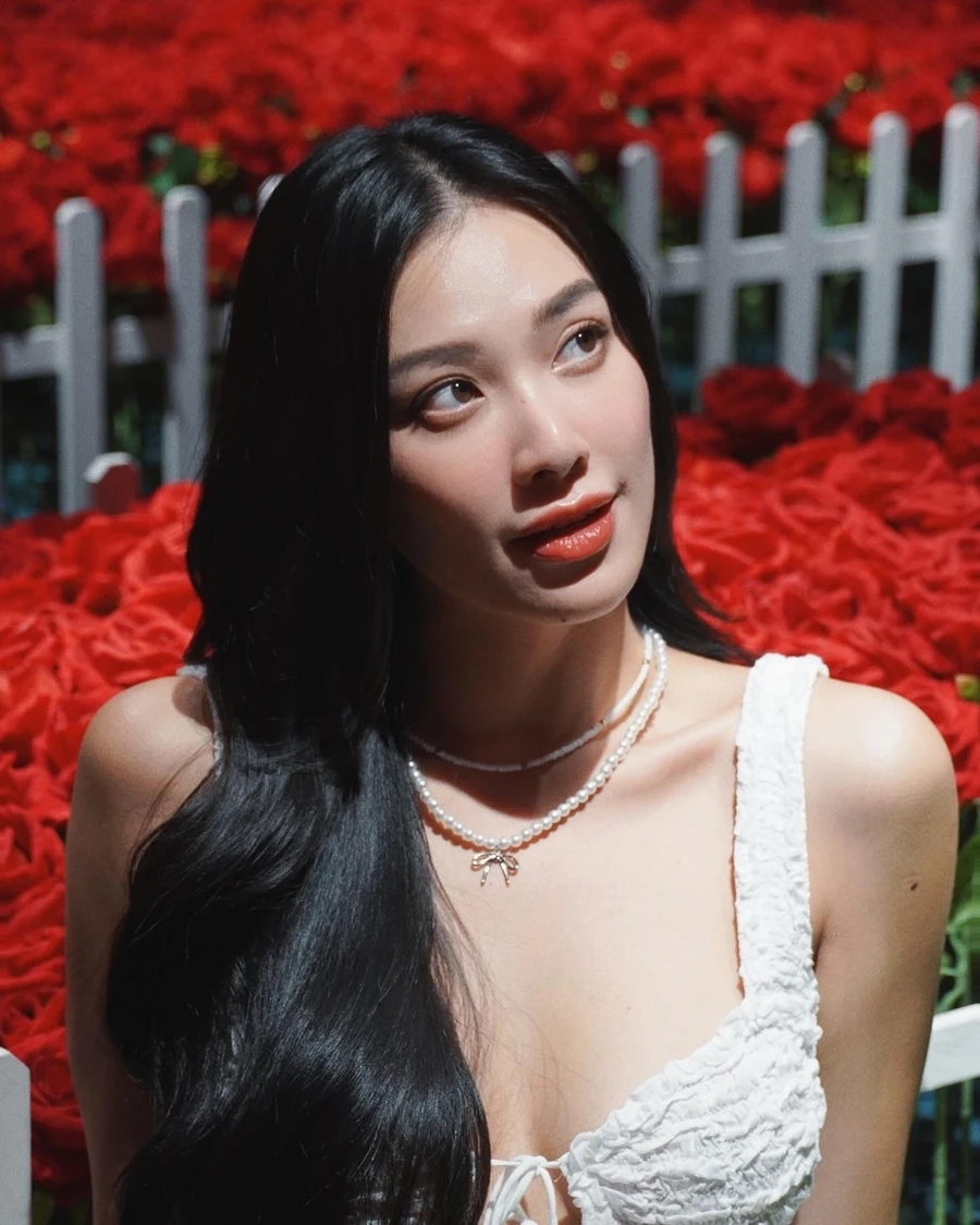 Kim Duyên sửa mũi mang lại vẻ đẹp thanh thoát và tự nhiên.