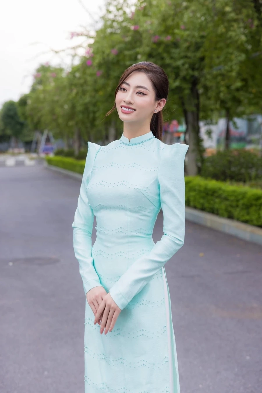 Hoa hậu Nguyễn Thùy Linh là nàng hậu tài năng, xinh đẹp với những thành tích ấn tượng.