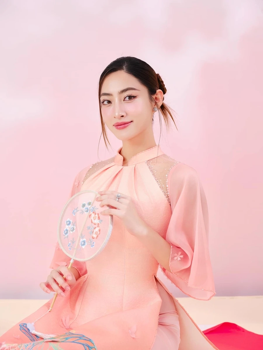 Lương Thùy Linh đám cưới Đỗ Mỹ Linh gây sự chú ý và được người hâm mộ yêu mến.