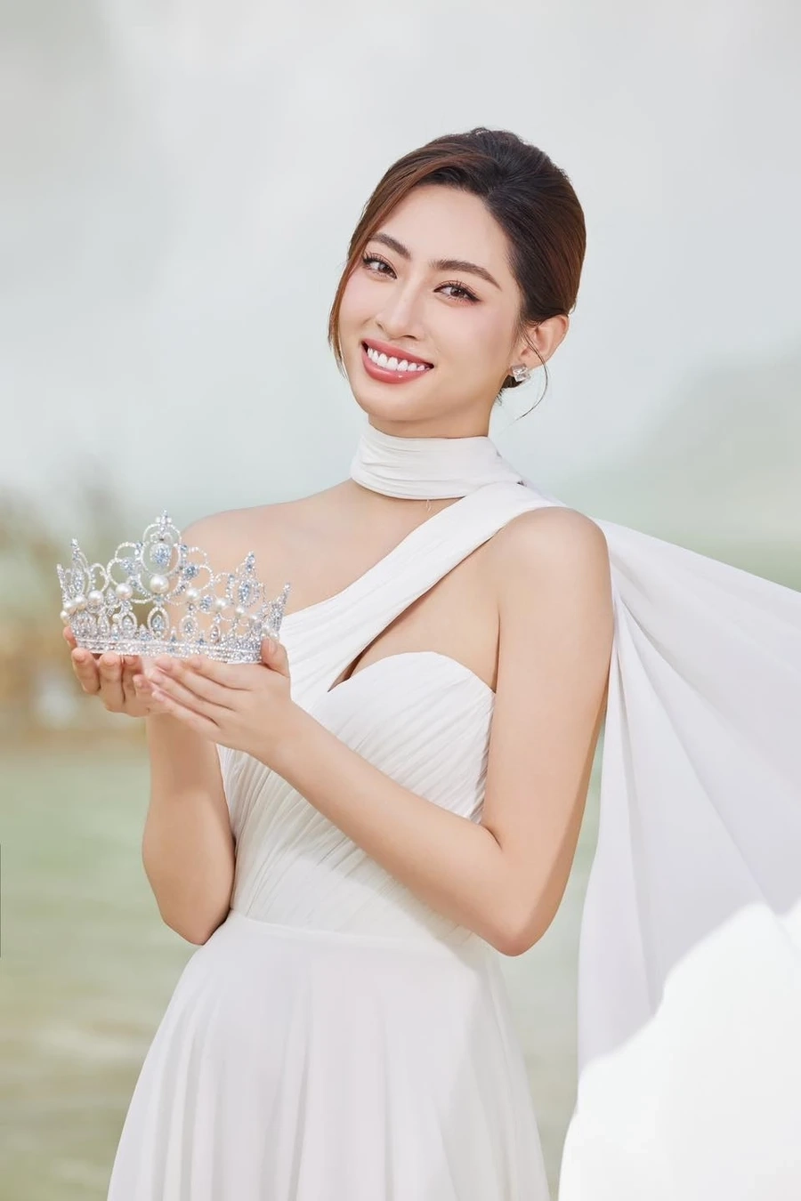 Hoa hậu 2019 Lương Thùy Linh xuất sắc đăng quang, chứng minh bản lĩnh tại Miss World.
