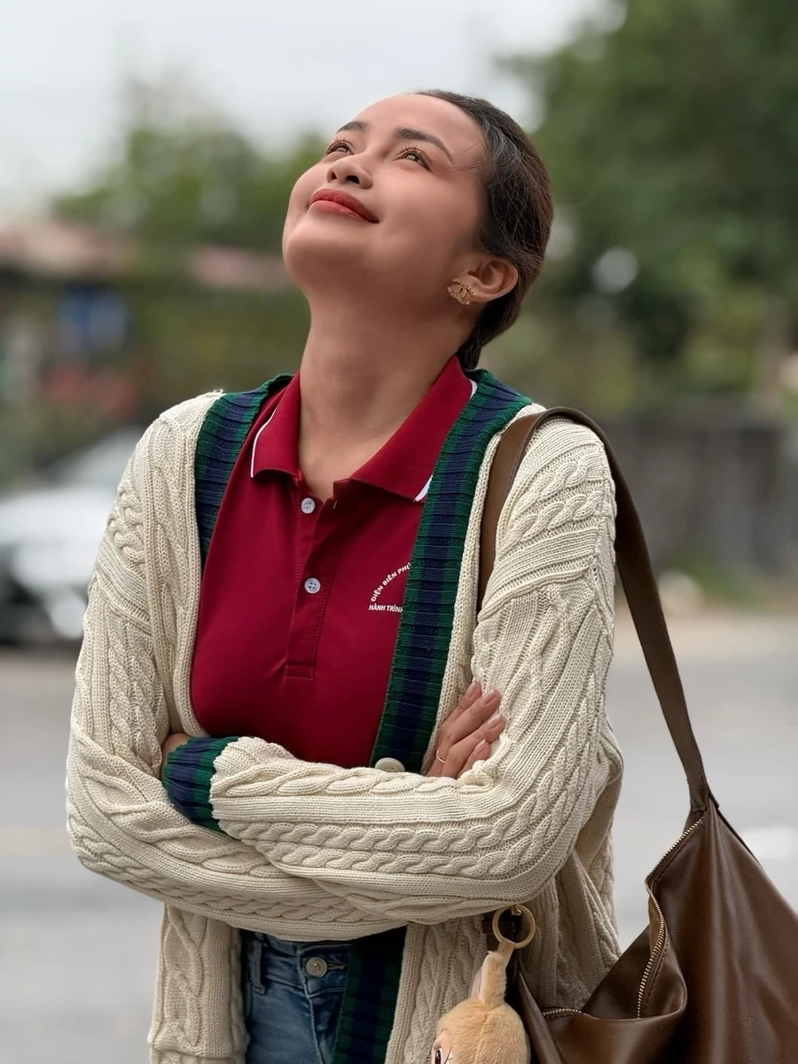Hoa Hậu Ngọc Châu được yêu mến bởi vẻ đẹp tự nhiên và tâm hồn nhân ái.