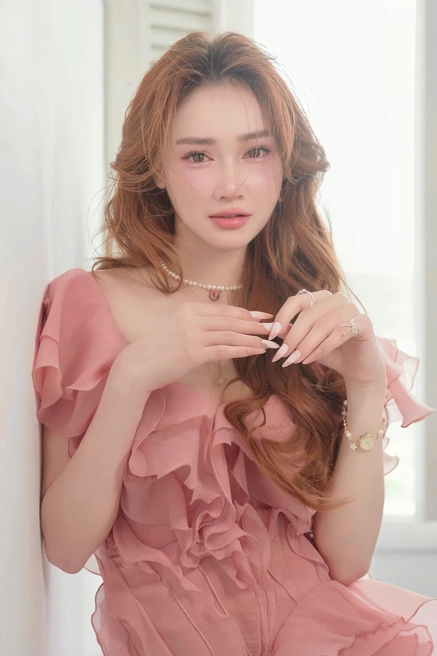 Nhã Phương bikini luôn thu hút ánh nhìn với thân hình thon gọn và phong cách tự tin.