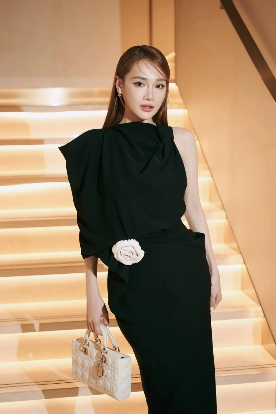 Tiểu sử diễn viên Nhã Phương là hành trình đầy cảm hứng từ sự nghiệp đến đời sống cá nhân.
