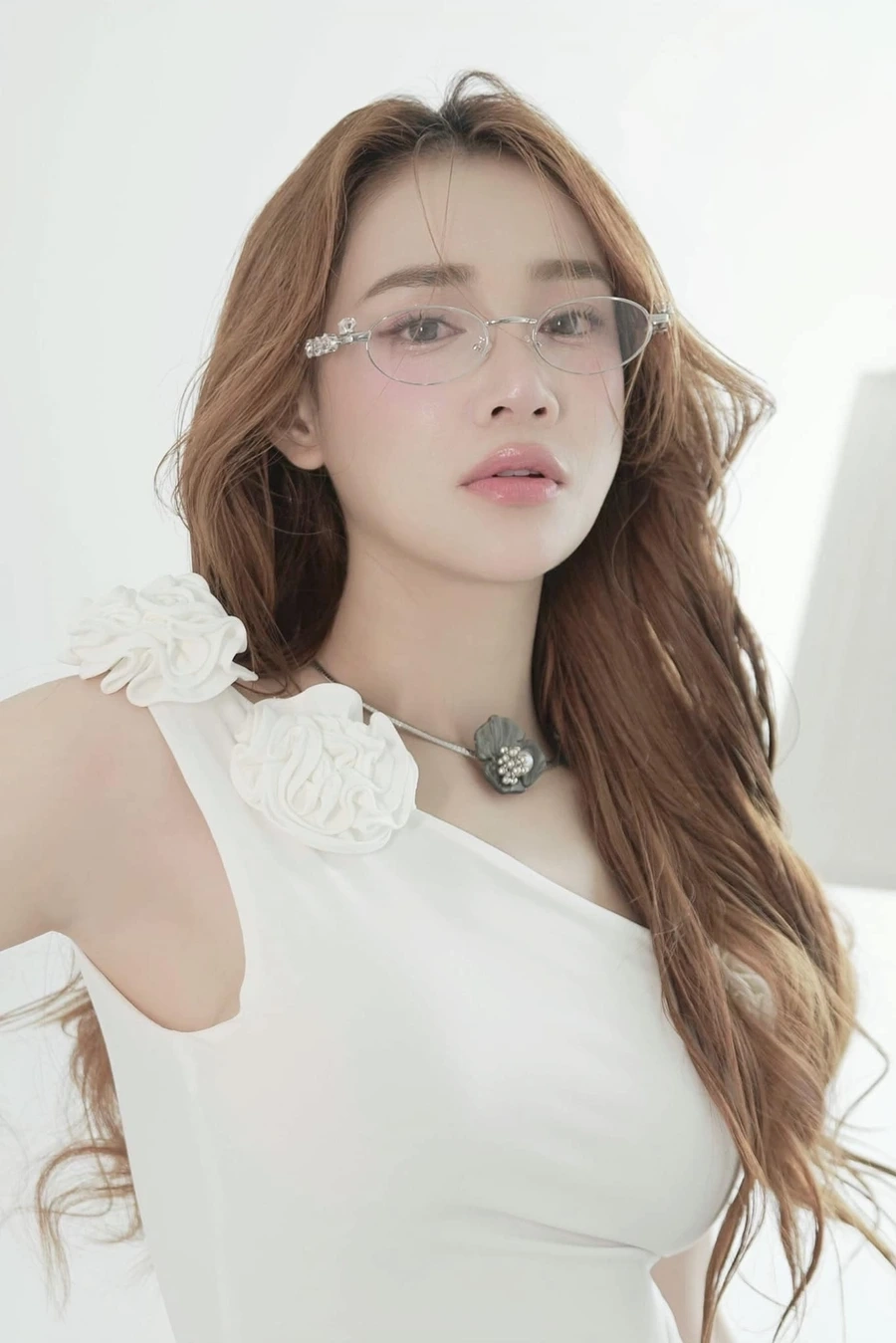 Hình Nhã Phương luôn thể hiện vẻ đẹp tự nhiên, dễ gần và đầy quyến rũ.