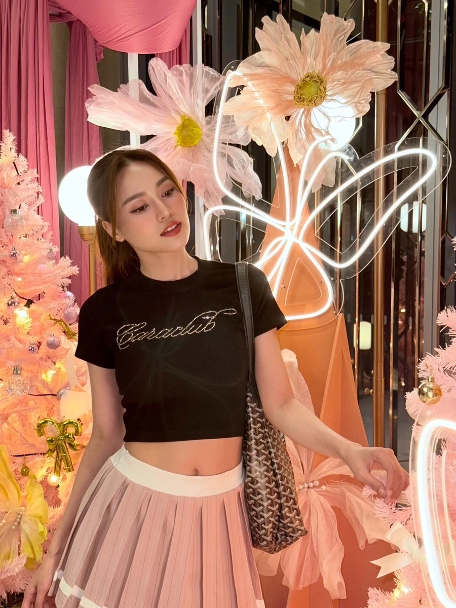 Đám cưới Ngô Kiến Huy và Ninh Dương Lan Ngọc là sự kiện được fan mong chờ lâu nay.
