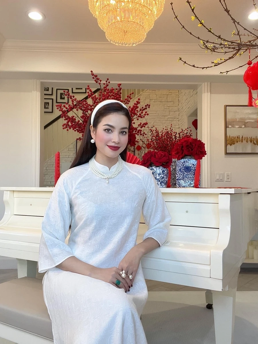 Phạm Hương Next Top Model là bước đệm để cô chinh phục những đỉnh cao trong ngành thời trang.