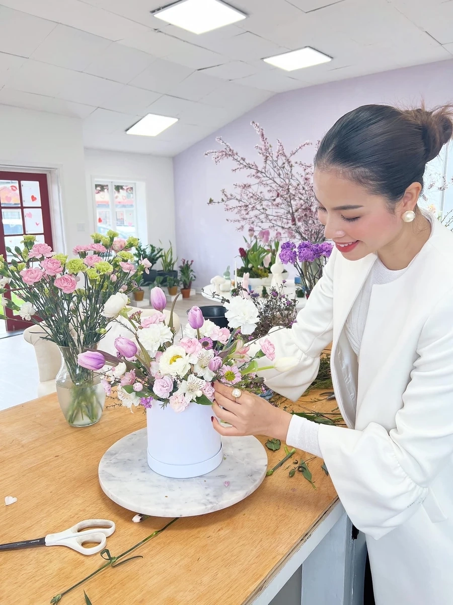 Hoa Hậu Phạm Hương là hình mẫu lý tưởng của sắc đẹp và trí tuệ.