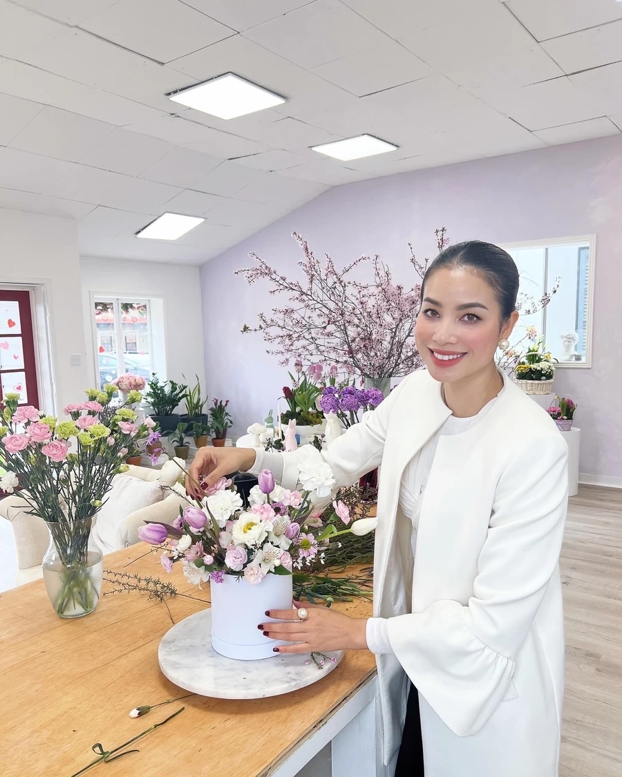 Hoa hậu Phạm Hương đăng quang trong niềm vui sướng và tự hào của dân tộc Việt Nam.