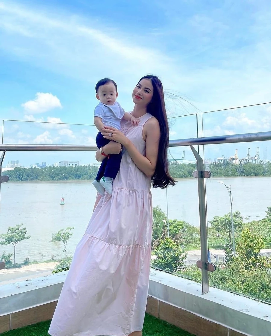 Thanh nhạc Phạm Hương luôn được yêu thích và đánh giá cao bởi giọng hát đầy cảm xúc.