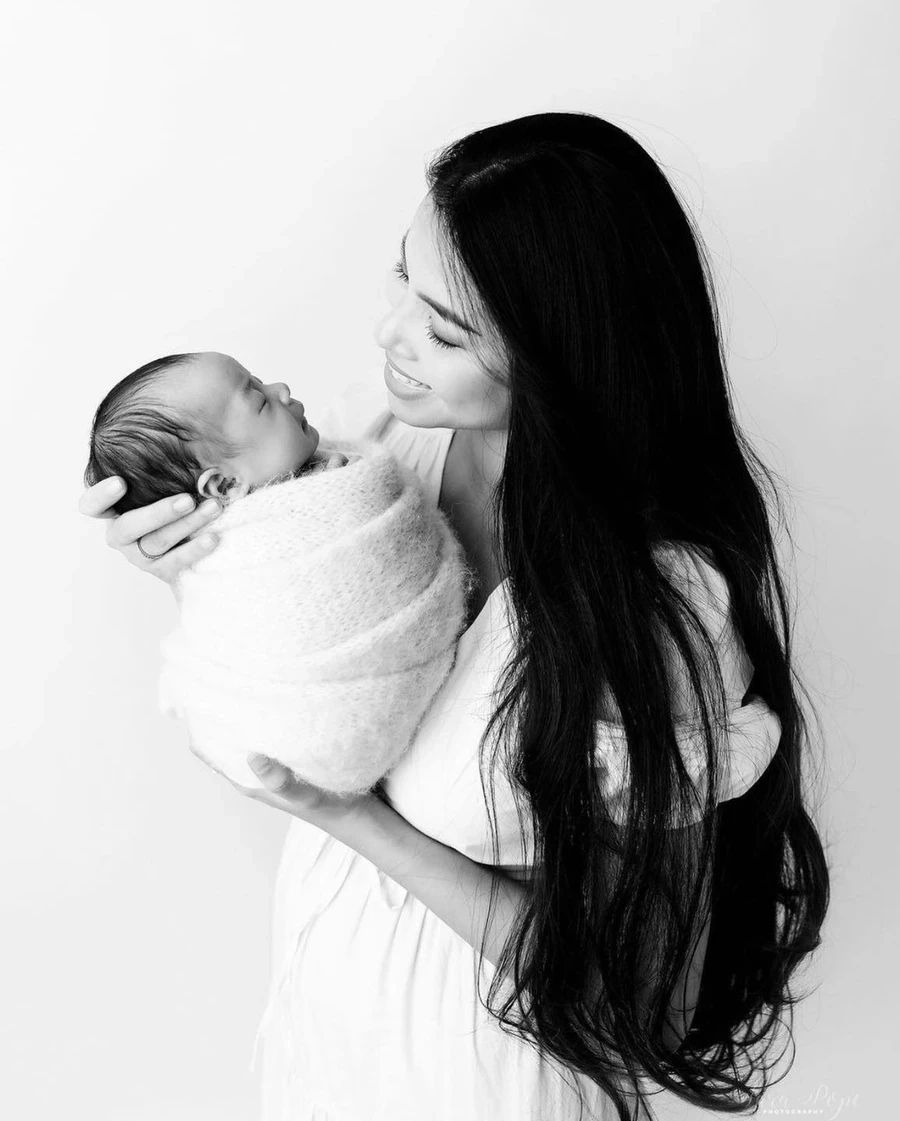 Phạm Hương Lan Khuê là sự kết hợp hoàn hảo của hai người đẹp tài năng.