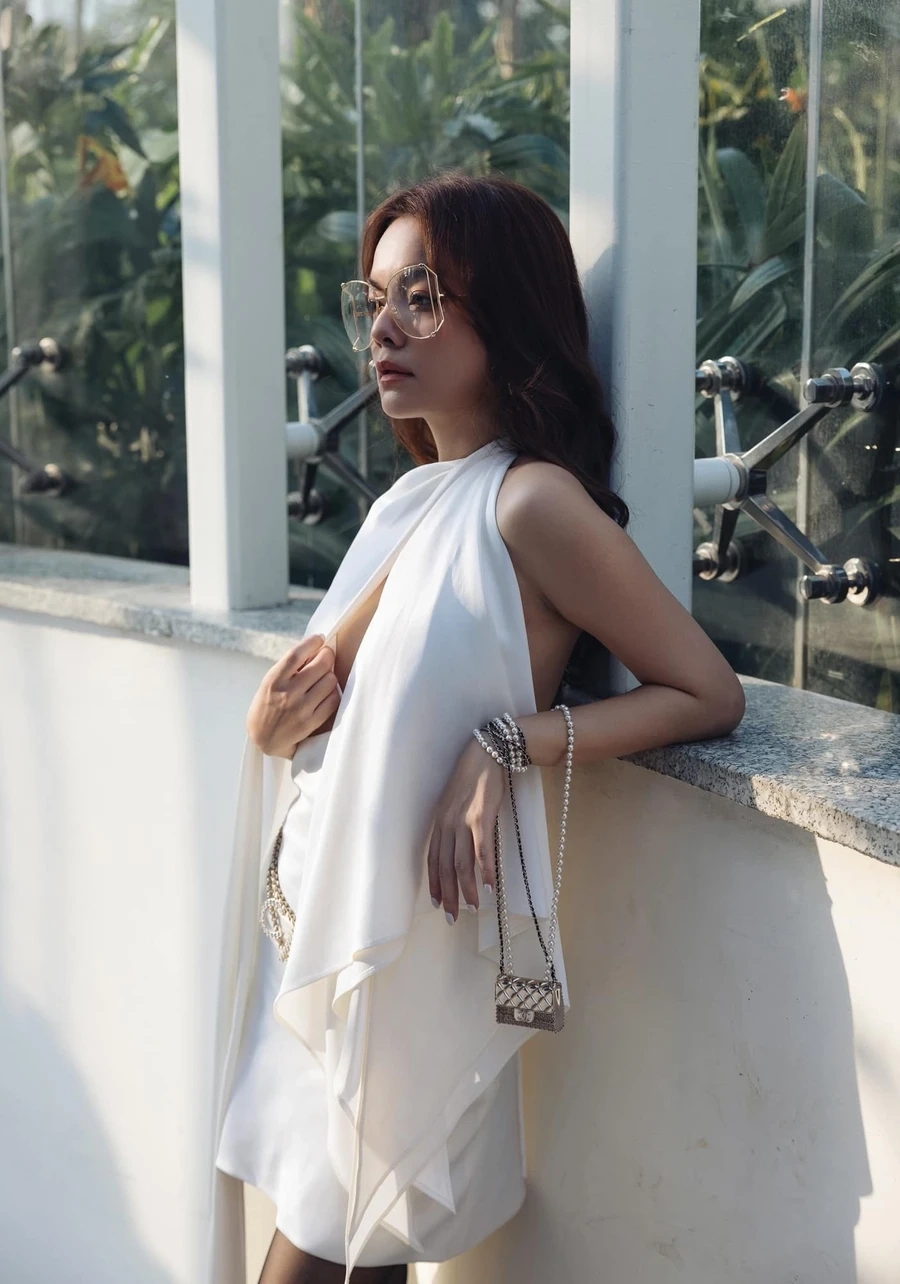 Ho Quỳnh Anh là một ca sĩ, nhạc sĩ tài năng luôn nhận được sự yêu mến từ khán giả.