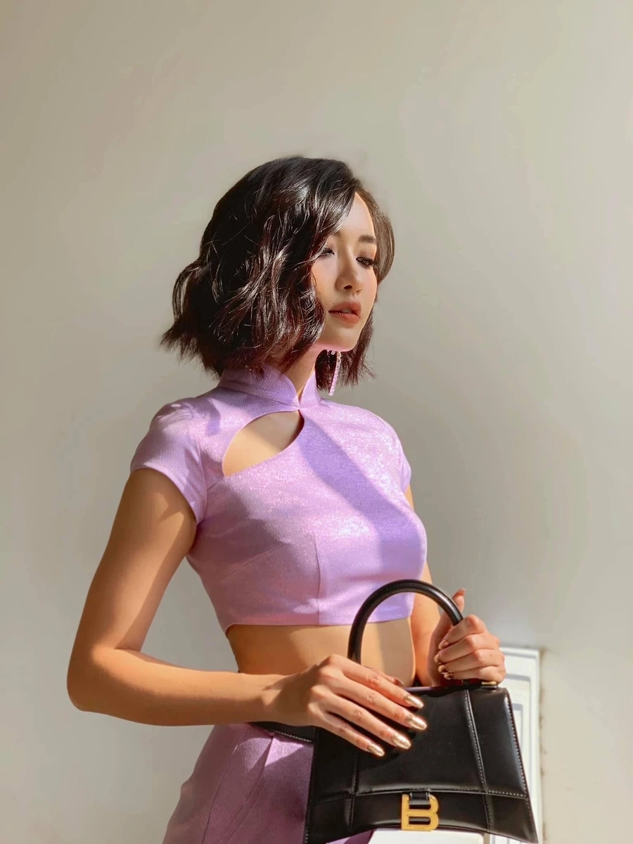 Bich Phuong Bùa Yêu là ca khúc gây bão nhờ giai điệu dễ nhớ và lôi cuốn.