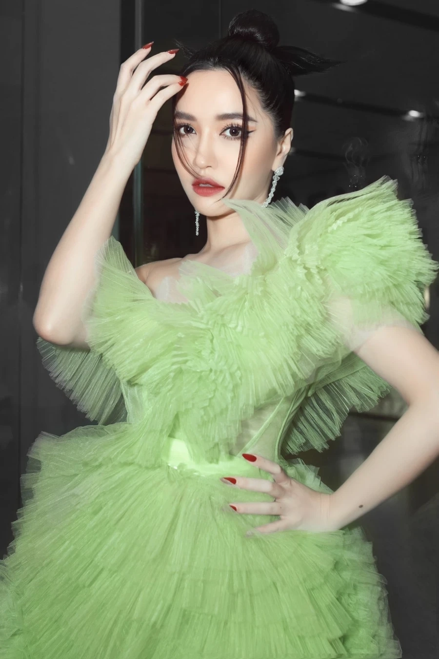 Nghe nhạc Bích Phương là một cách tuyệt vời để thư giãn và tận hưởng âm nhạc.