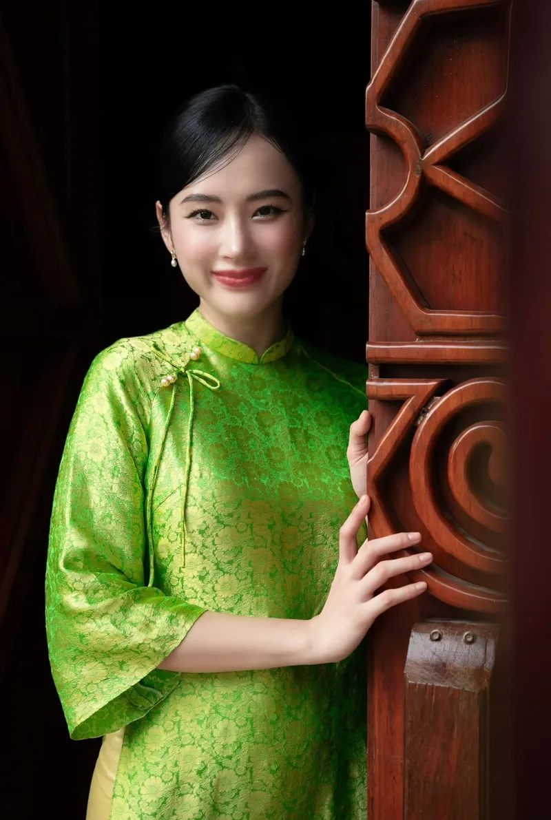 Chiêm ngưỡng Angela Phương Trinh body với vóc dáng hoàn hảo