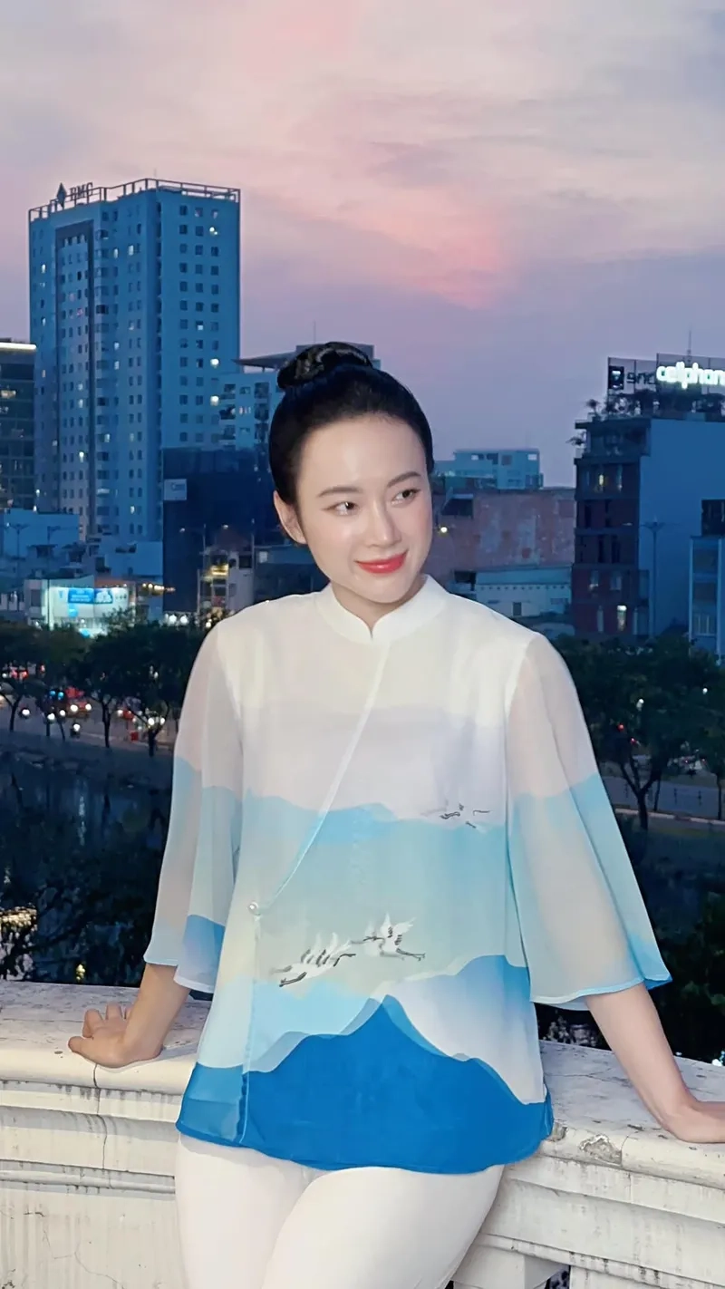 Tò mò Angela Phương Trinh chiều cao của mỹ nhân showbiz Việt