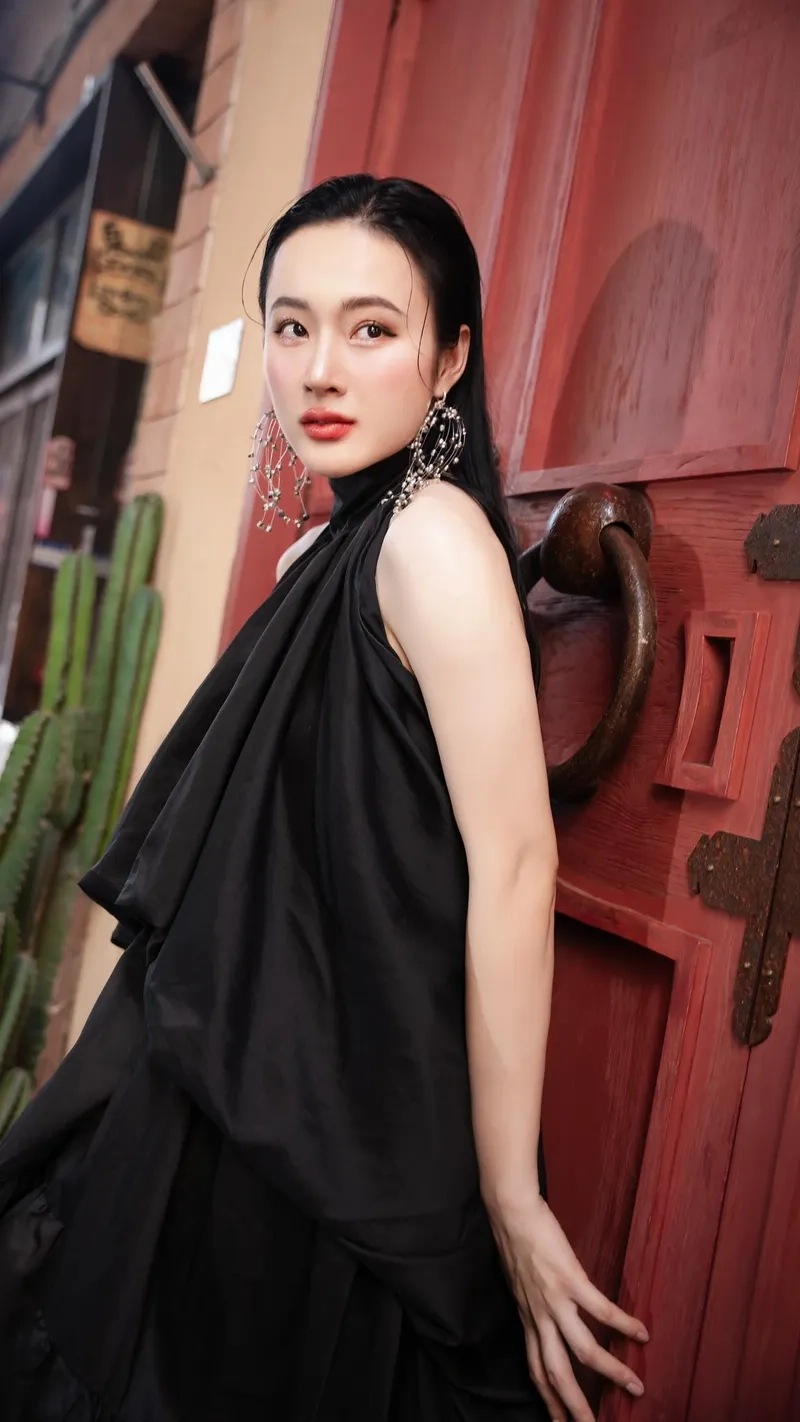 Chiêm ngưỡng body Angela Phương Trinh với vóc dáng vạm vỡ