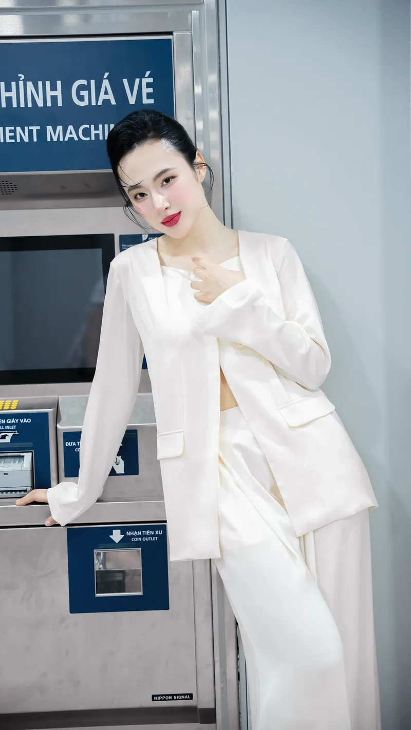 Tò mò Angela Phương Trinh drama với những câu chuyện gây sốc