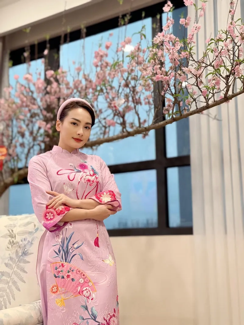 Ngắm Bảo Thanh diễn viên trong ảnh đầy thần thái