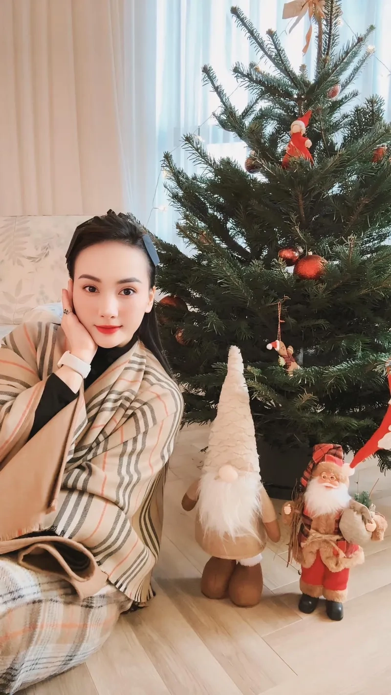 Ảnh hậu trường từ Bảo Thanh đóng phim siêu hot