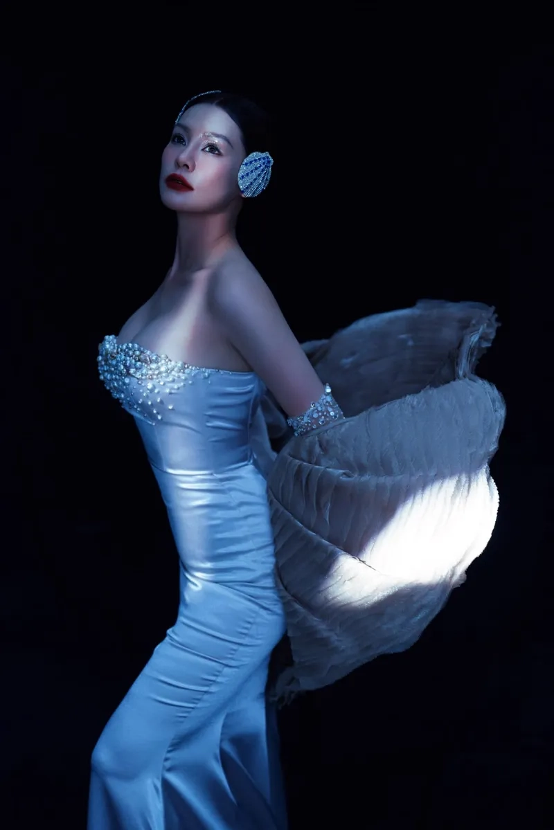 Bùi Lan Hương nổi bật trong chị đẹp Bùi Lan Hương qua ảnh