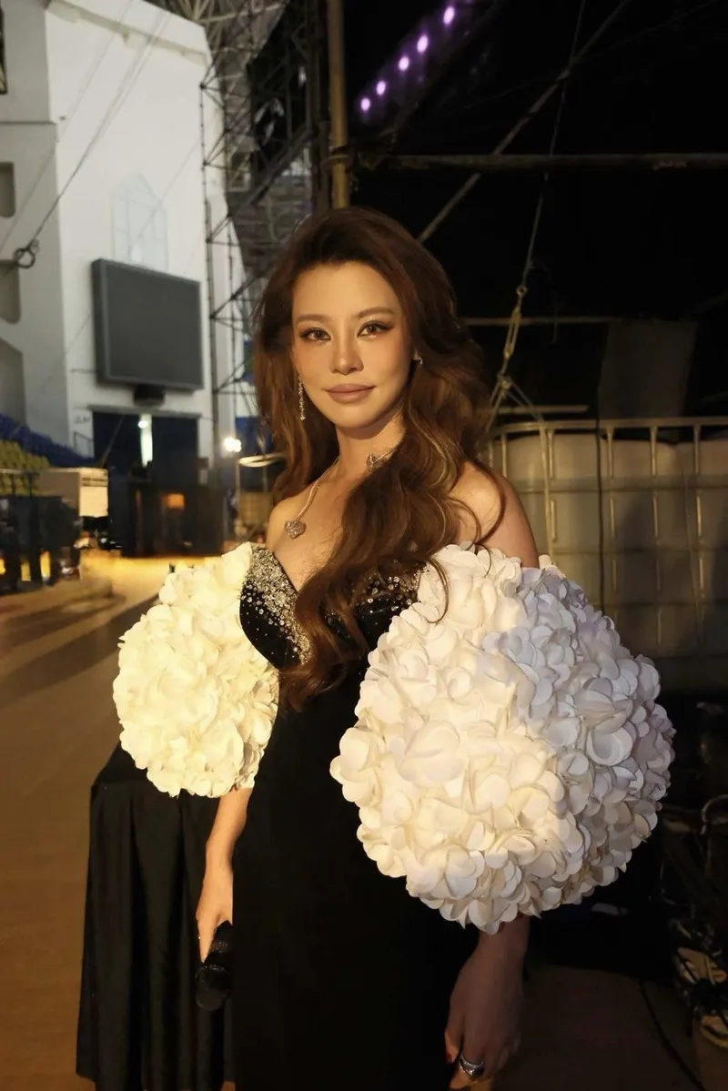 Ngắm thiên thần sa ngã Bùi Lan Hương qua ảnh ma mị