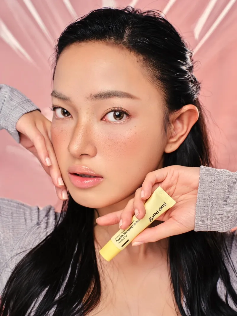 Ngắm Châu Bùi trong MV Châu Bùi hit me up siêu chất