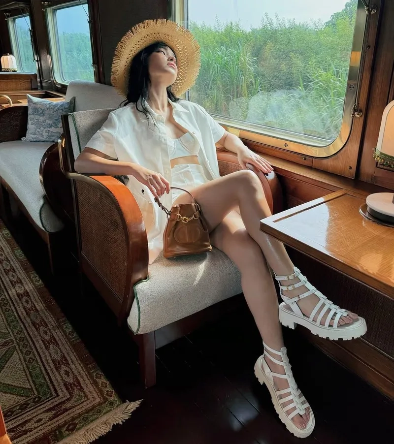 Khám phá tên thật của Châu Bùi với hành trình thời trang nổi bật