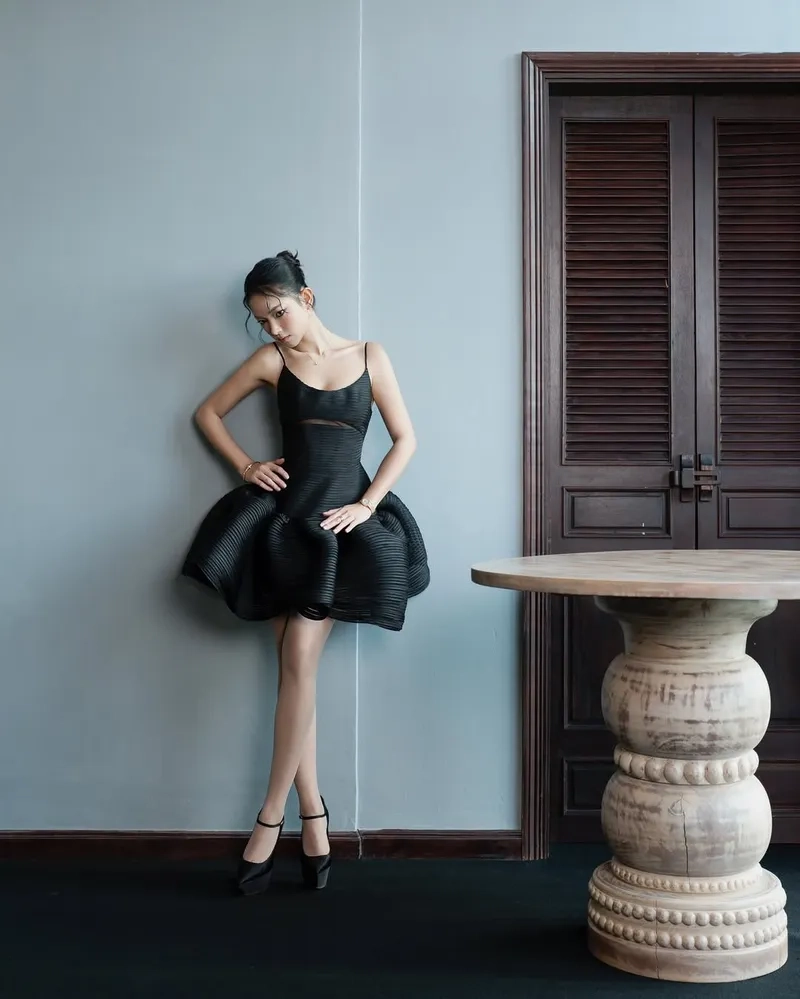 Tìm hiểu vụ Châu Bùi bị đặt camera và cách cô xử lý mạnh mẽ