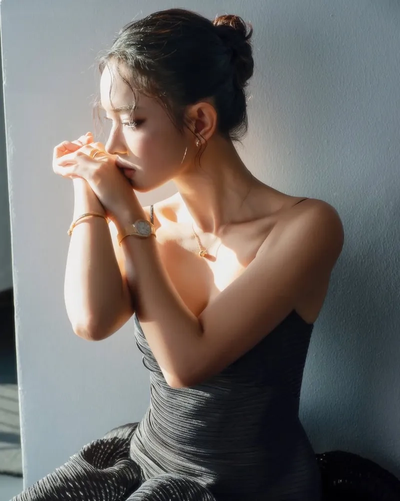 Tò mò Châu Bùi cao bn với chiều cao 1m6 thời thượng