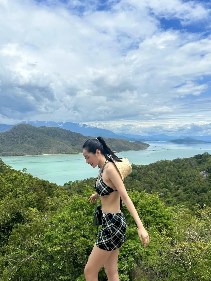 Lướt tiktok Chi Pu để bắt trend cực chất