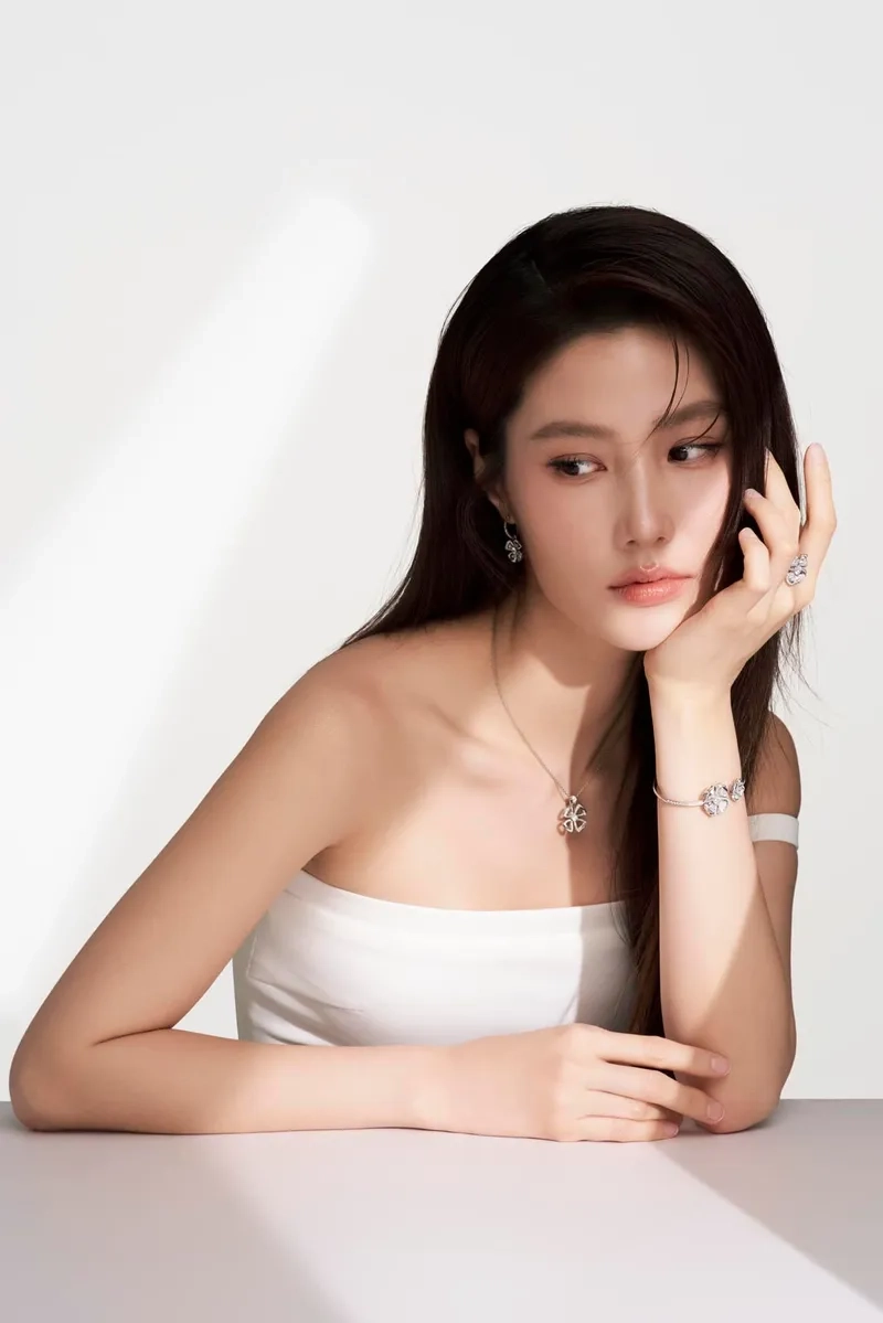 Khám phá Diễm My 9x chiều cao qua ảnh đẹp lung linh