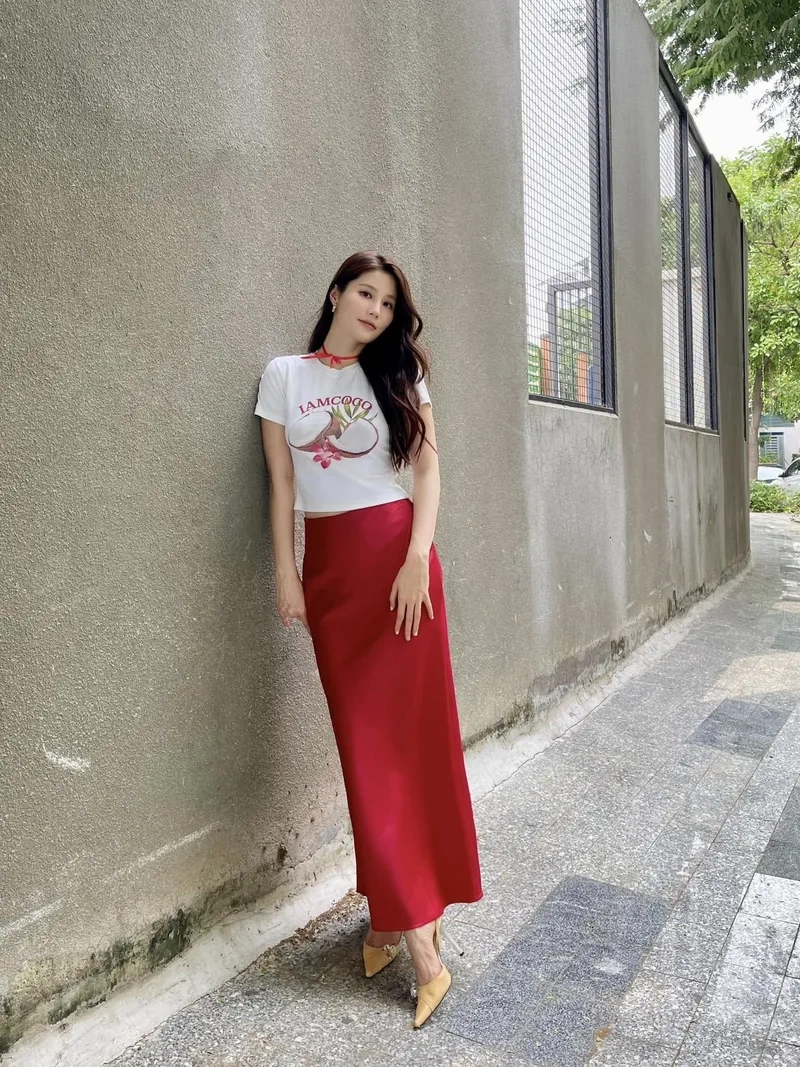 Ngắm chiều cao Diễm My 9x nổi bật trong bộ ảnh mới