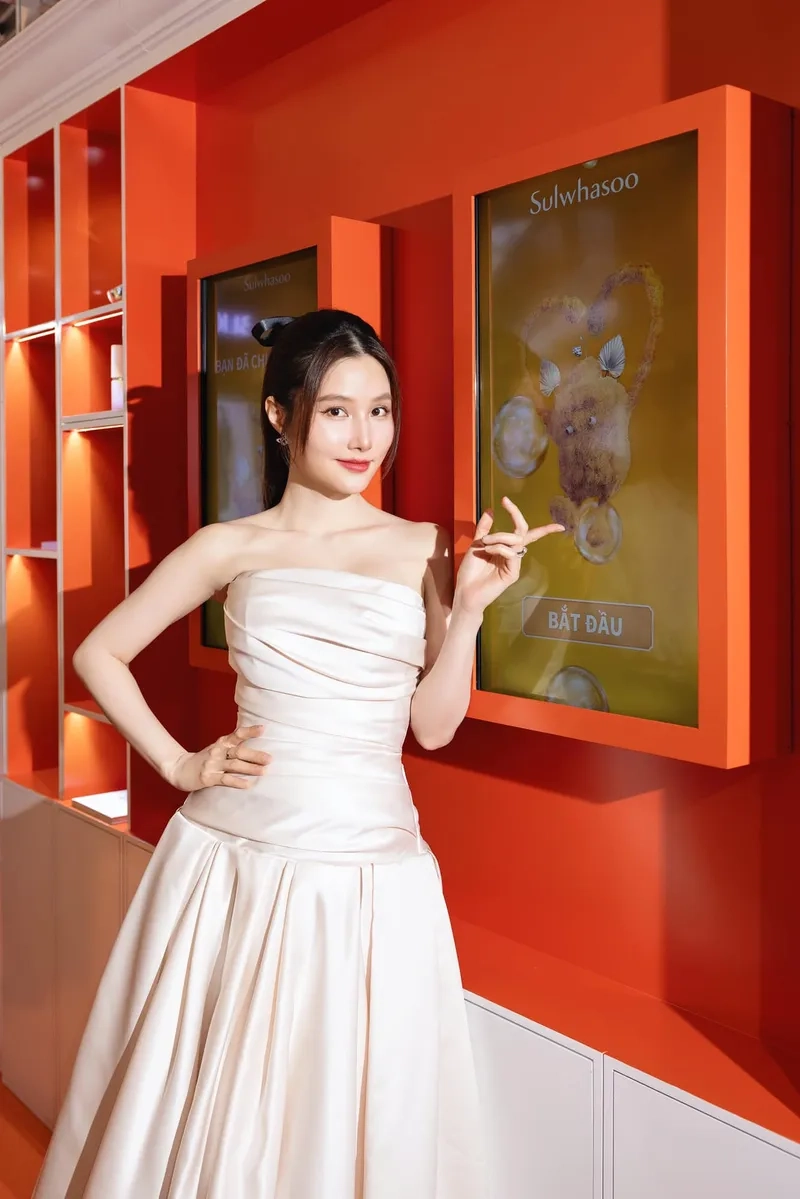 Theo dõi Diễm My 9x facebook qua ảnh cập nhật mới nhất