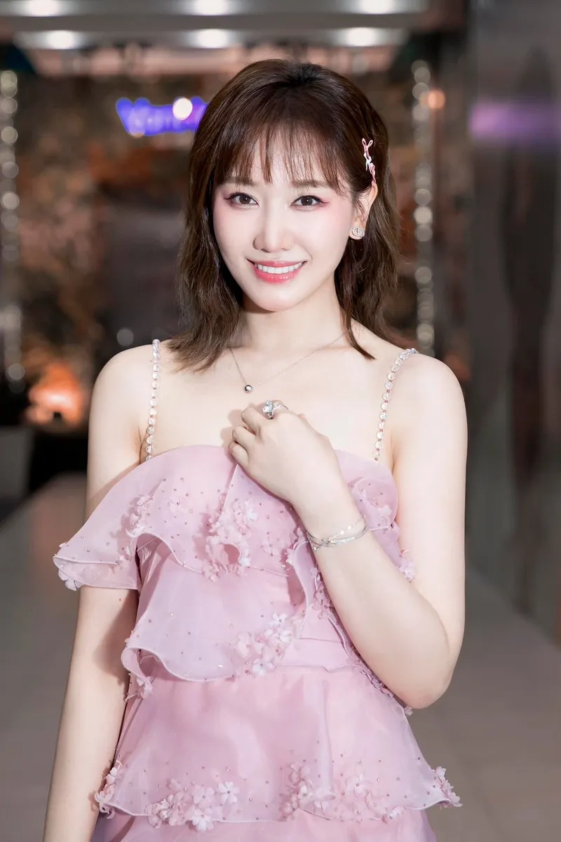 Đọc tiểu sử Hari Won để hiểu hơn về nữ ca sĩ tài năng Vpop