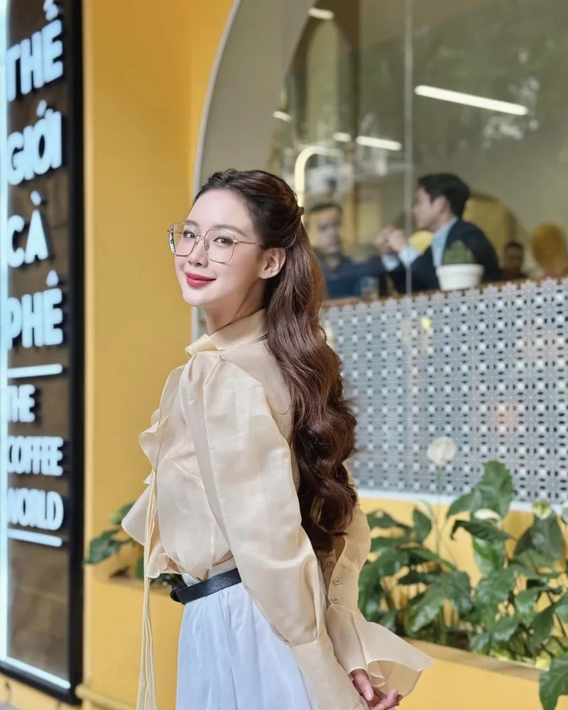 Lê Nguyễn Bảo Ngọc cao mét mấy số liệu chính xác khiến fan bất ngờ