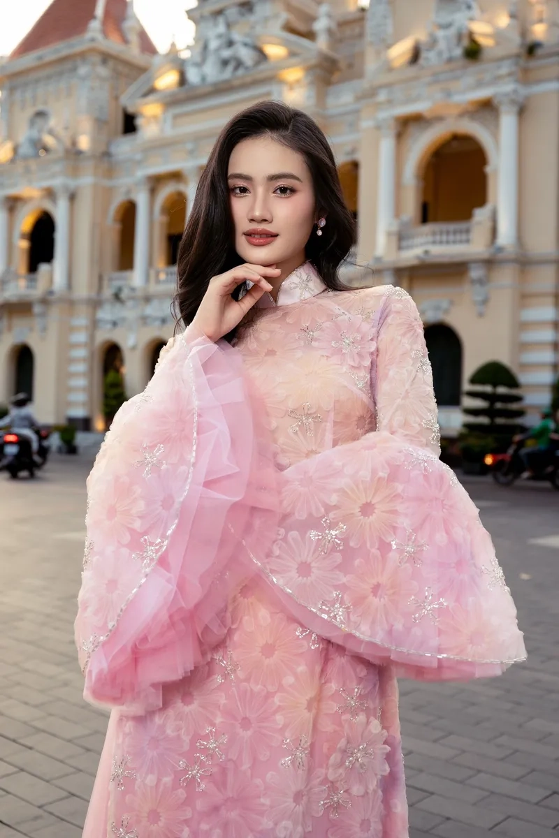 Khám phá Ý Nhi hoa hậu gì qua những bức ảnh ấn tượng