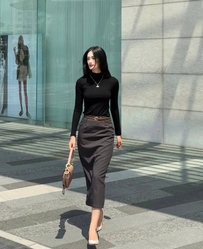 Hoa hậu Ý Nhi nói tiếng Anh tự tin trong ảnh sự kiện