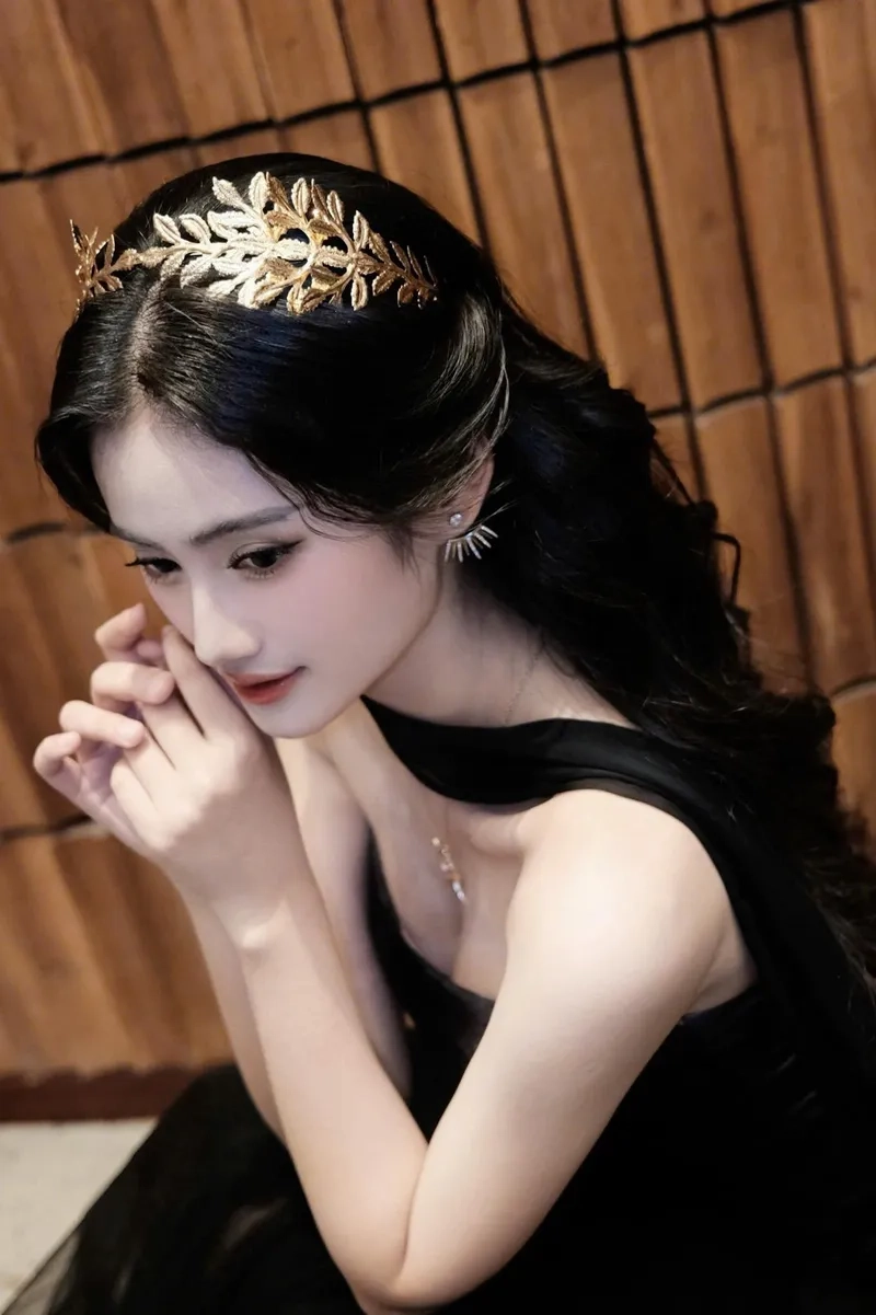 Khám phá Hoa hậu Ý Nhi Wikipedia qua ảnh nổi bật